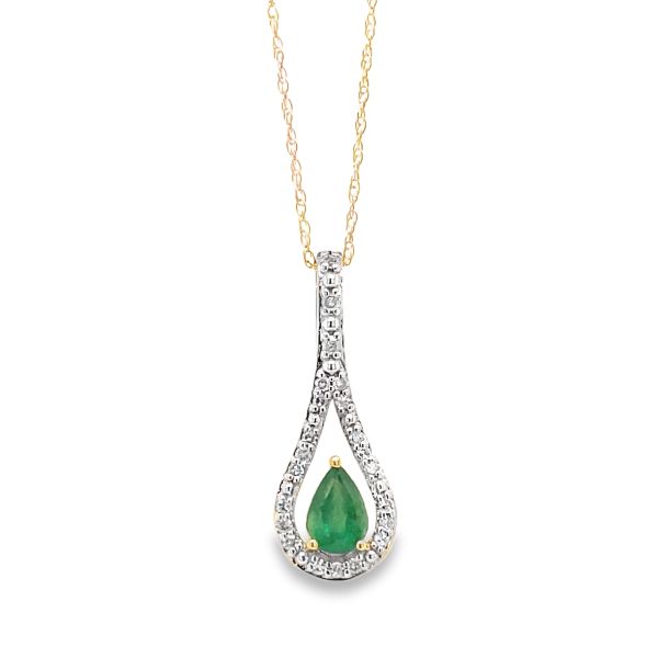 Emerald Vintage Inspired Pendant in 10 Karat Yellow Gold