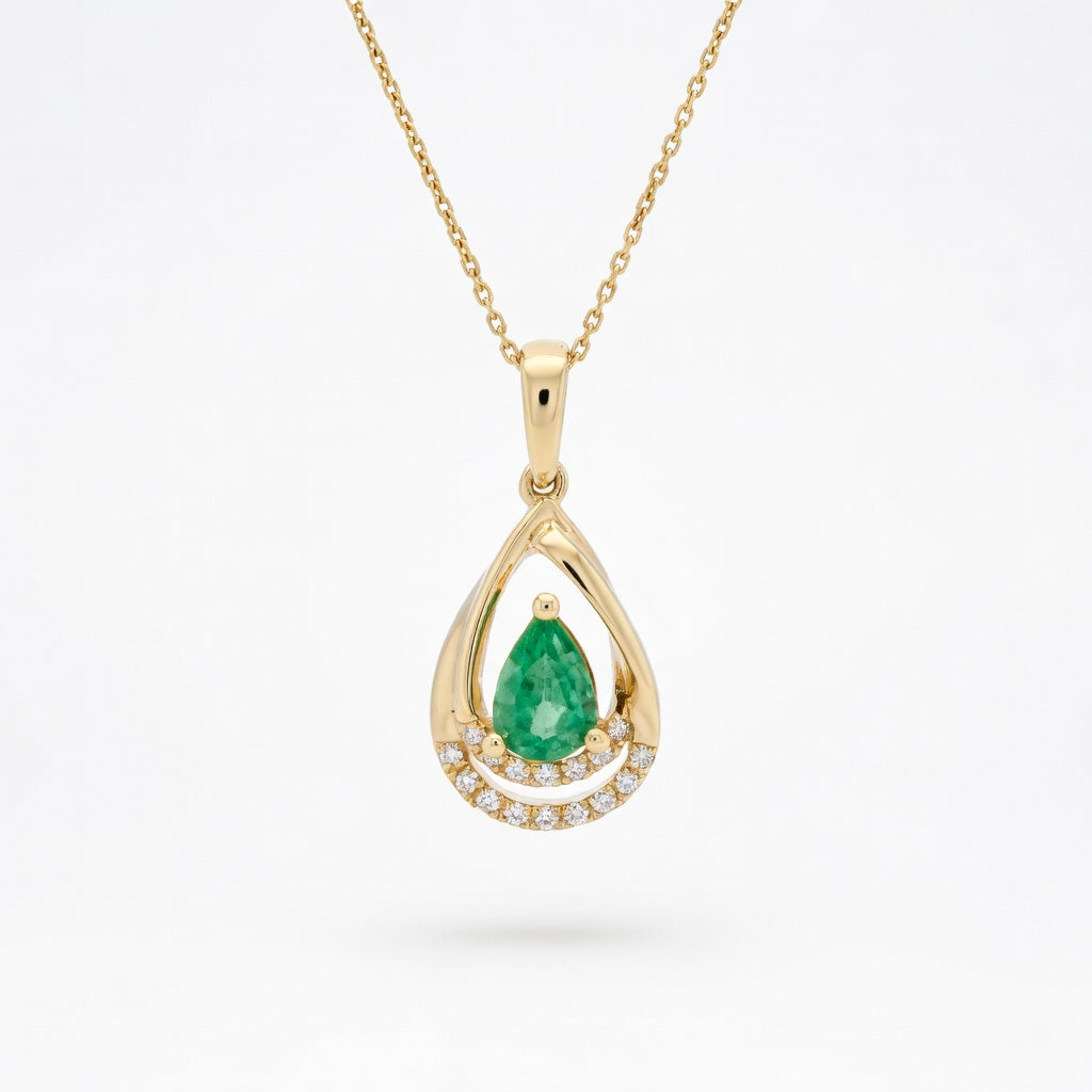 Emerald Classic Pendant in 14 Karat Yellow Gold