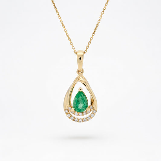 Emerald Classic Pendant in 14 Karat Yellow Gold