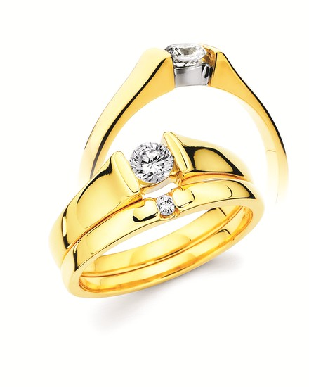 1/4cttw Modern Cathedral Wedding Set in 14 Karat Yellow Gold