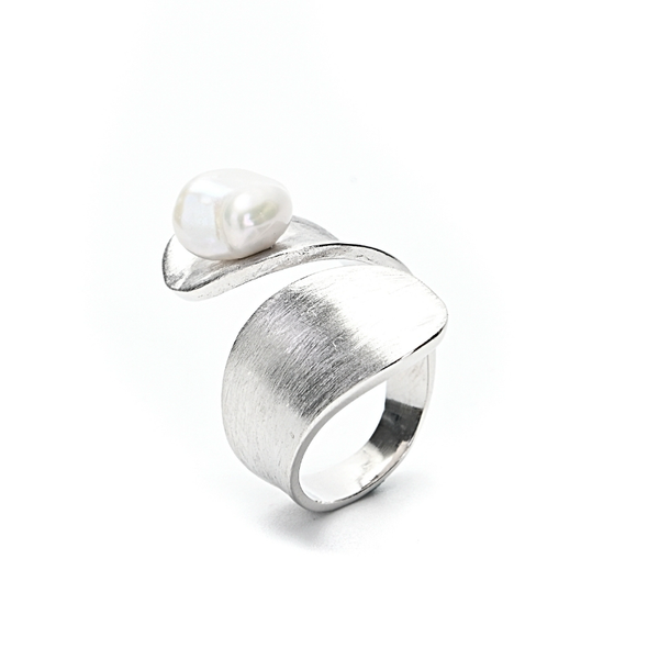 Pearl Bypass Ring