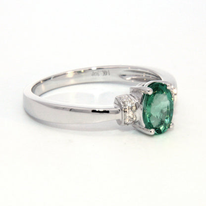 Oval Emerald Fashion Ring